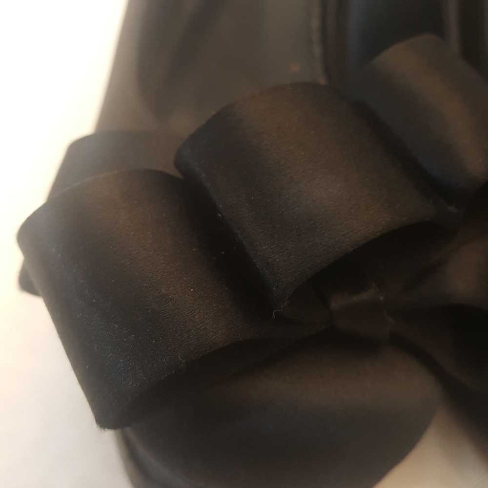 Vera Wang Lavender Black Zohar Slimback Pumps - Picture 3 of 8